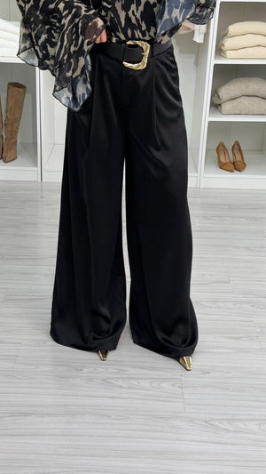 SİYAH KEMERLİ SATEN PANTOLON