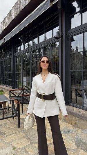 BEYAZ İLY KALIN KEMERLİ CEKET