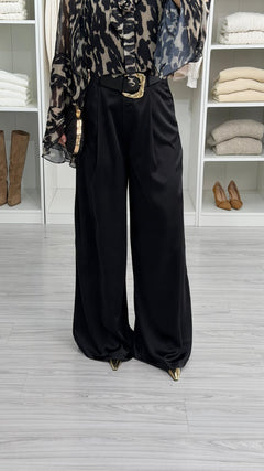 SİYAH KEMERLİ SATEN PANTOLON