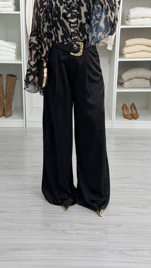 SİYAH KEMERLİ SATEN PANTOLON