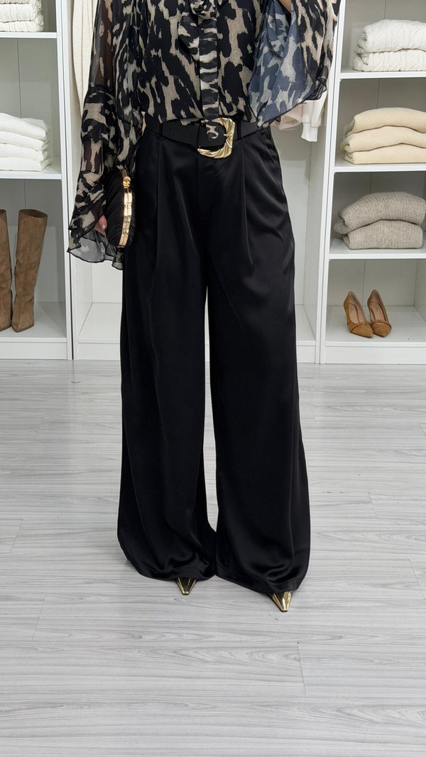SİYAH KEMERLİ SATEN PANTOLON
