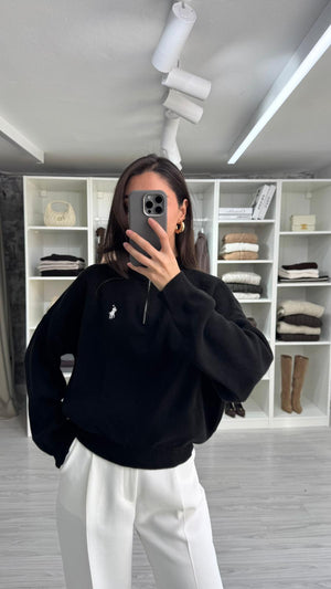 MARKA MODEL SİYAH KAZAK