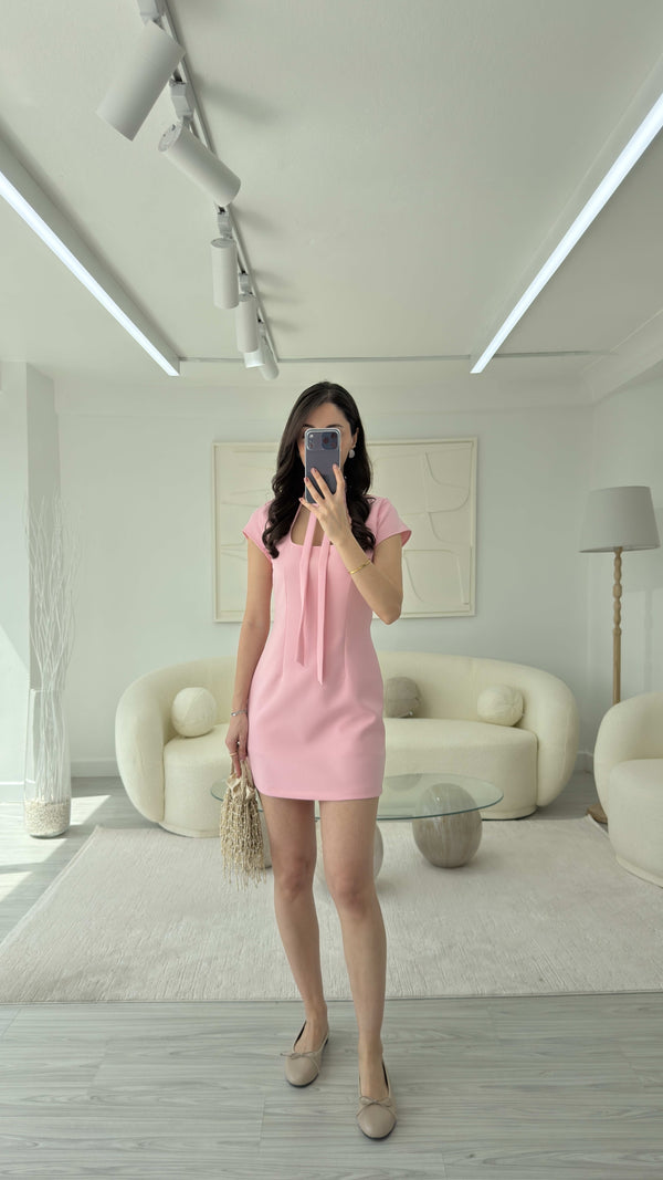 PEMBE ŞORTLU KISA ELBİSE