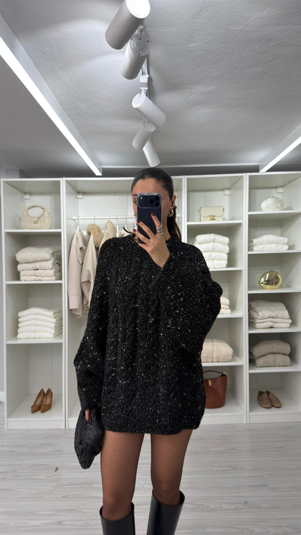 SİYAH OVERSIZE SİMLİ KAZAK
