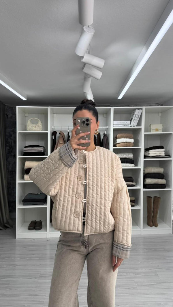 KREM VERA OVERSIZE KAPİTONE CEKET