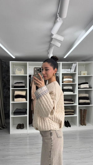 KREM VERA OVERSIZE KAPİTONE CEKET