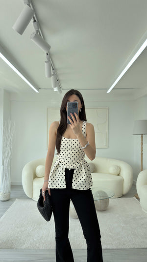 EKRU PEPLUM DETAYLI PUANTİYELİ BLUZ