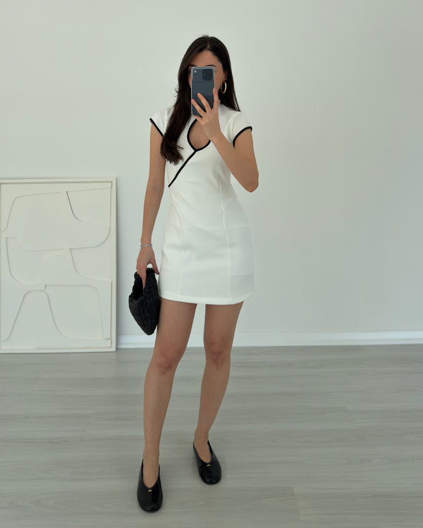 BEYAZ ZR MODEL ŞORTLU ELBİSE