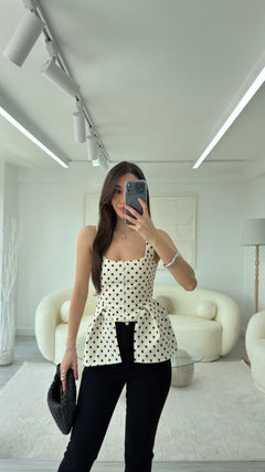 EKRU PEPLUM DETAYLI PUANTİYELİ BLUZ