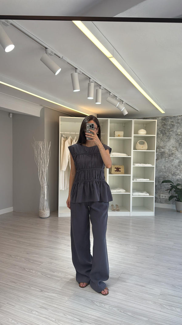 ANTRASİT BÜZGÜLÜ BLUZ TAKIM