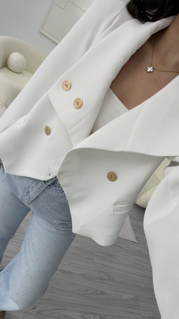 BEYAZ GOLD DÜĞMELİ VATKALI CROP CEKET