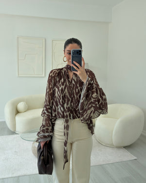 KAHVERENGİ LEOPAR DESENLİ ŞİFON BLUZ