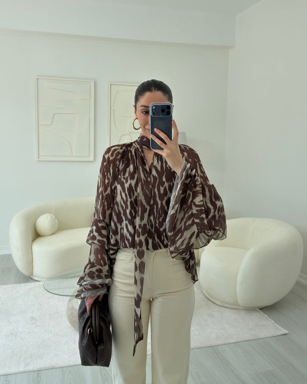 KAHVERENGİ LEOPAR DESENLİ ŞİFON BLUZ