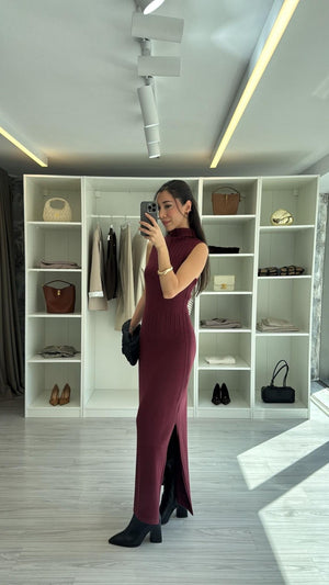 BORDO MAXİ YIRTMAÇLI TRİKO ELBİSE