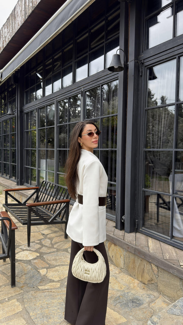 BEYAZ İLY KALIN KEMERLİ CEKET