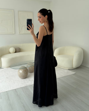 SİYAH DANTELLİ ASKILI ELBİSE