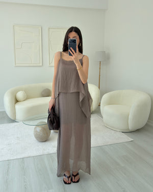 BRONZ  PELERİN  DETAYLI ELBİSE