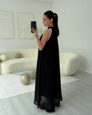 SİYAH YAKA DANTELLİ ELBİSE