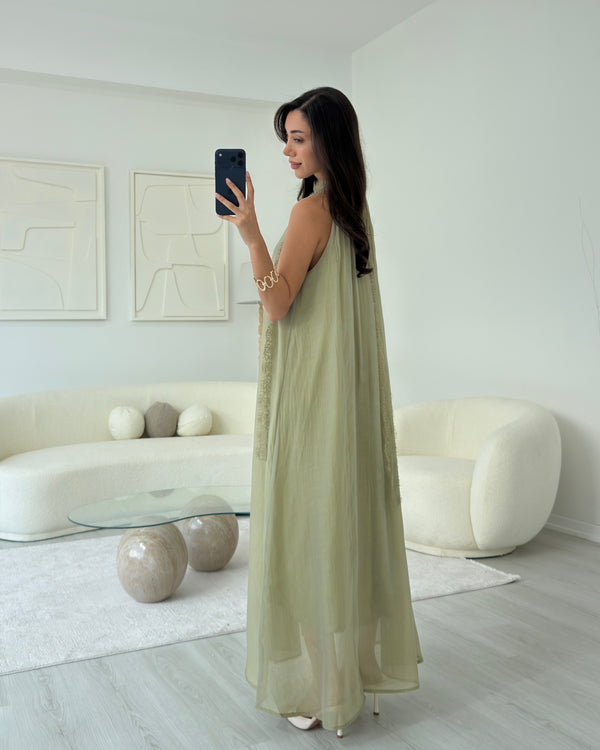 ADAÇAYI YAKA DANTELLİ ELBİSE