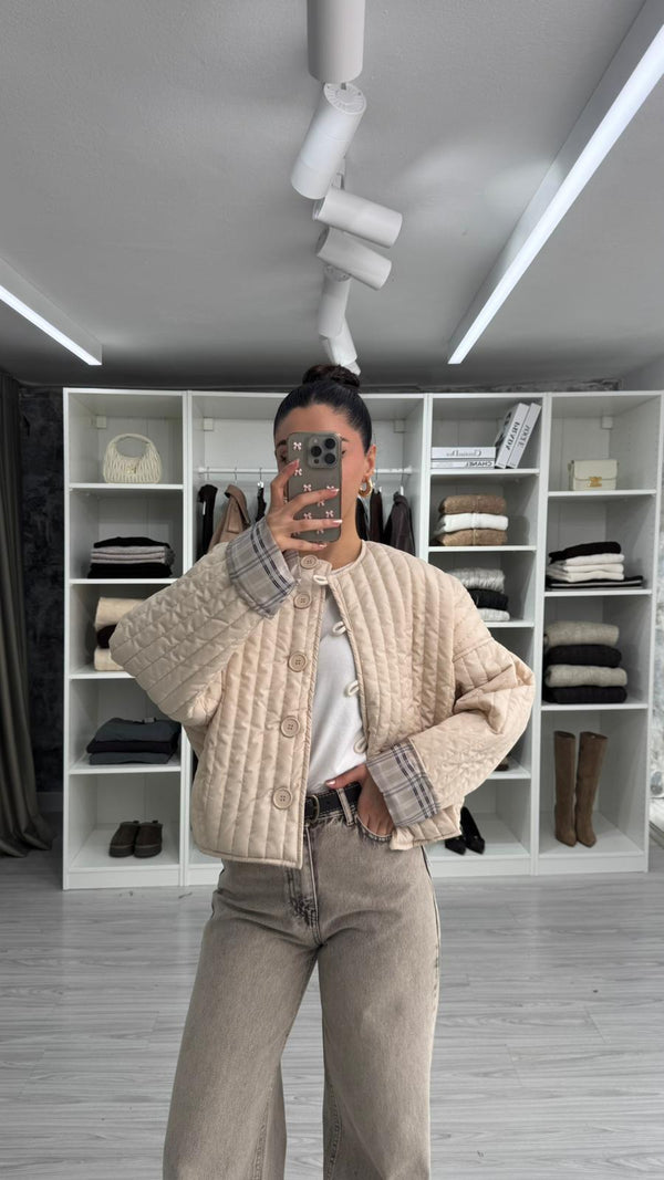 KREM VERA OVERSIZE KAPİTONE CEKET