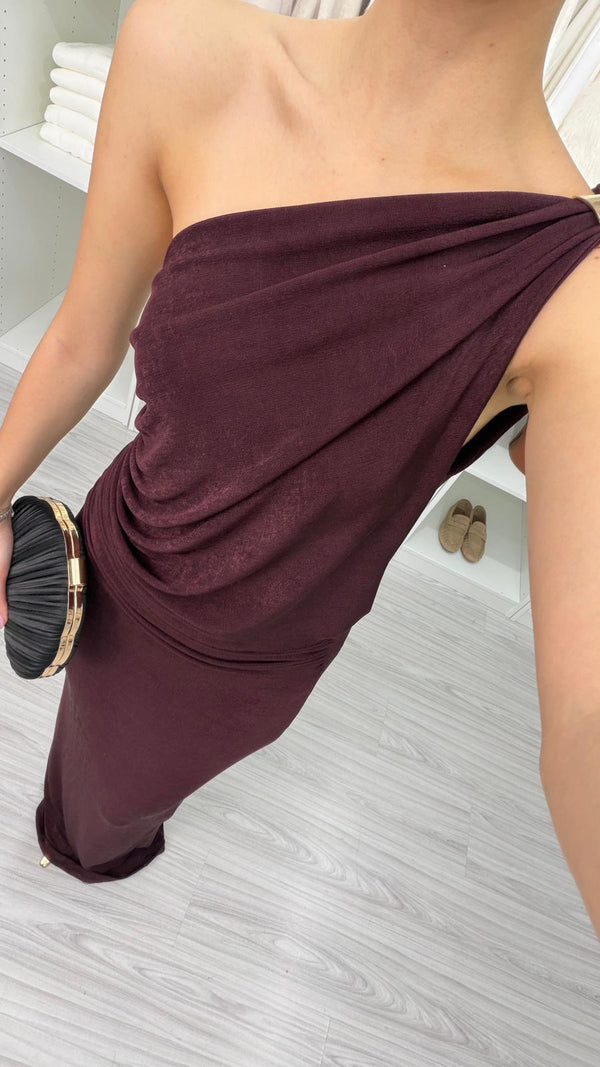 BORDO DRAPELİ TEK OMUZ ELBİSE