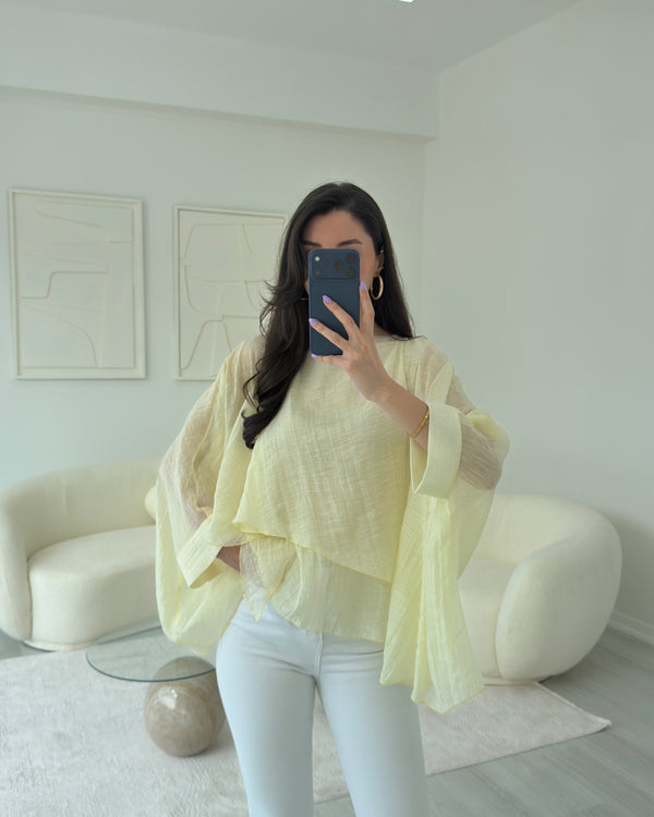 SARI UÇUŞAN PELERİN BLUZ