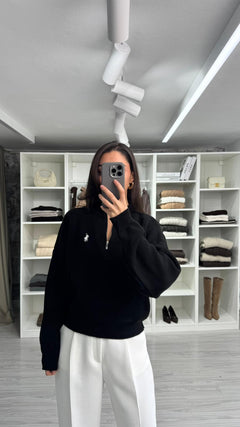 MARKA MODEL SİYAH KAZAK
