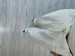BEYAZ GOLD DÜĞMELİ PANTOLON