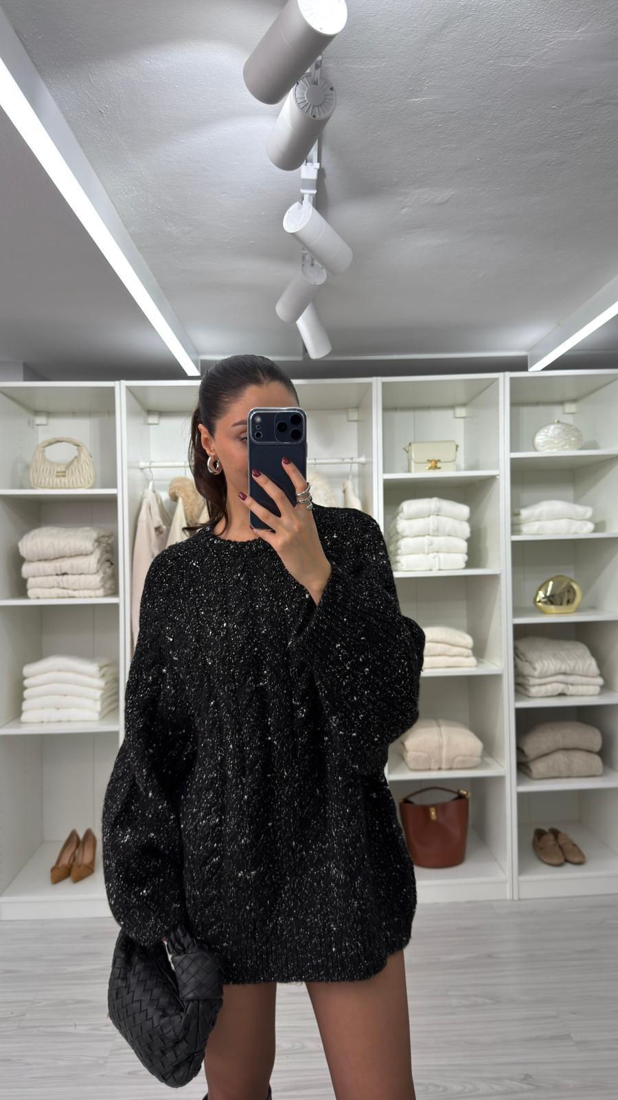 SİYAH OVERSIZE SİMLİ KAZAK