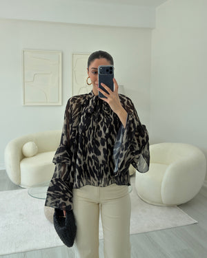 SİYAH LEOPAR DESENLİ ŞİFON BLUZ