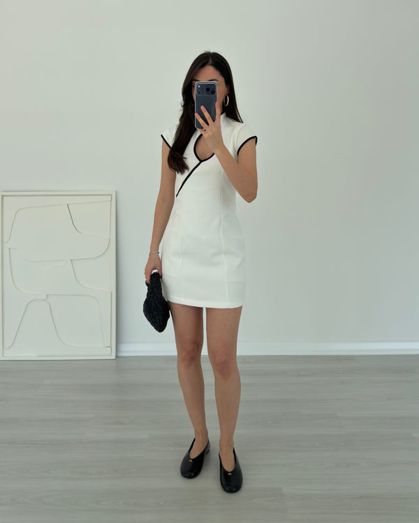 BEYAZ ZR MODEL ŞORTLU ELBİSE