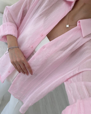 PEMBE TRANSPARAN KENDİNDEN DESENLİ GÖMLEK