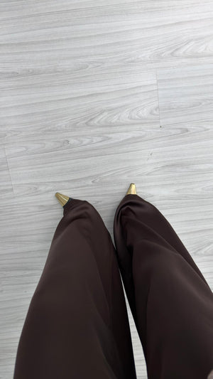 KAHVERENGİ KEMERLİ SATEN PANTOLON