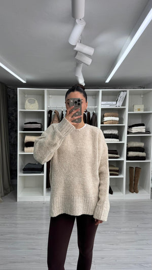 KREM LİSS OVERSIZE TRİKO KAZAK