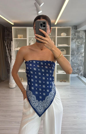 MAVİ DESENLİ SATEN FULAR BLUZ