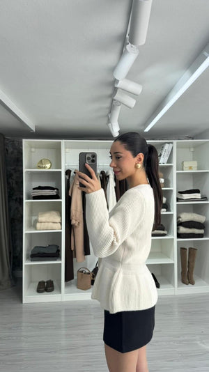 KREM GOLD DÜĞME DETAYLI TRİKO HIRKA