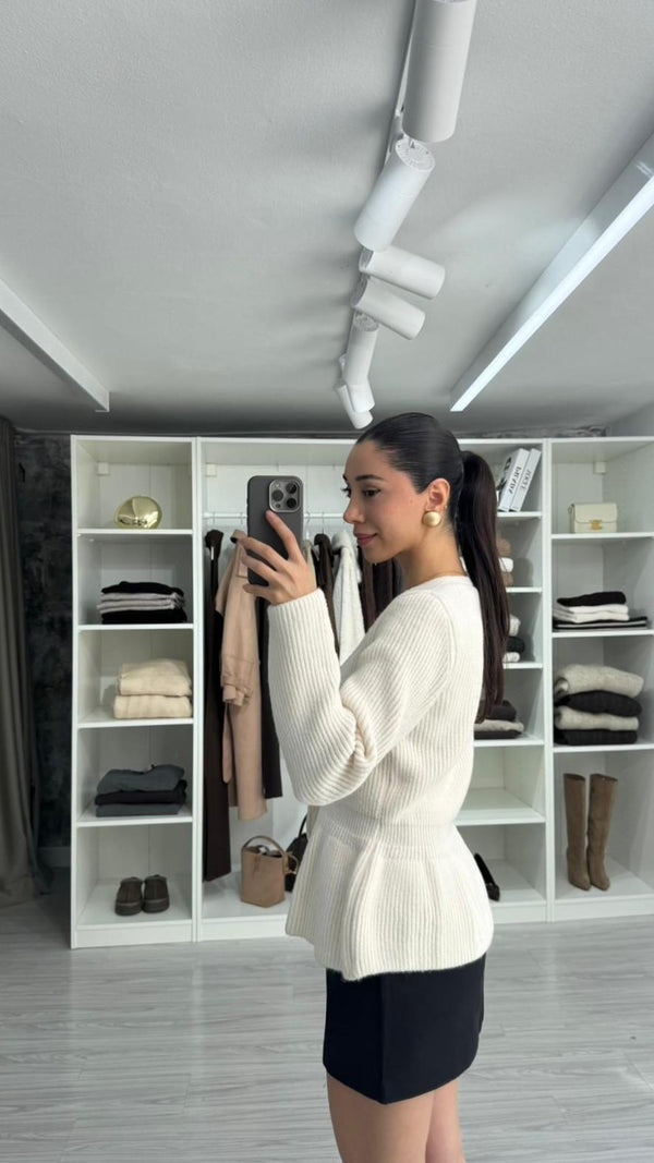 KREM GOLD DÜĞME DETAYLI TRİKO HIRKA