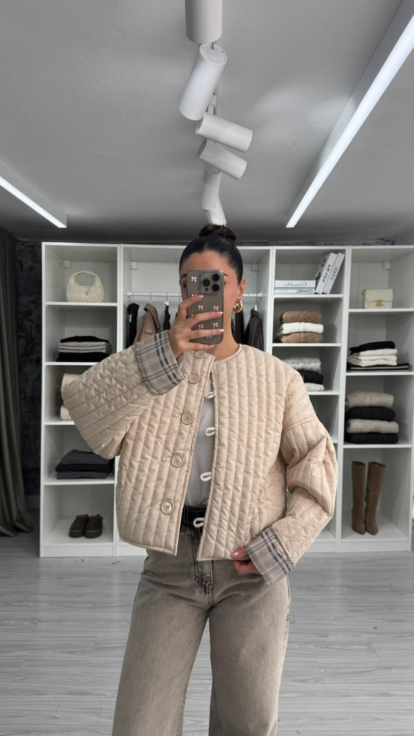 KREM VERA OVERSIZE KAPİTONE CEKET