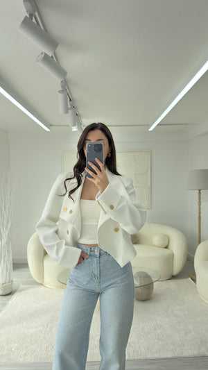 BEYAZ GOLD DÜĞMELİ VATKALI CROP CEKET