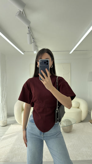 BORDO PARÇA DETAYLI ARKADAN BAĞLAMALI TİŞÖRT