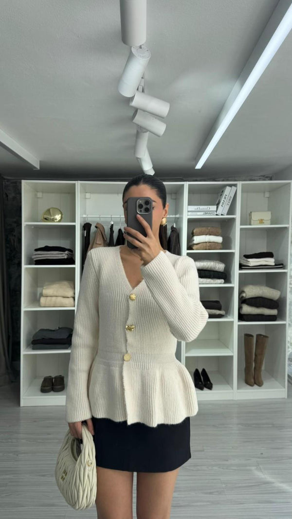 KREM GOLD DÜĞME DETAYLI TRİKO HIRKA