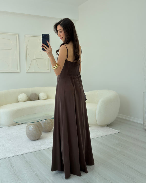 KAHVERENGİ İNCE ASKILI FULARLI MAXİ ELBİSE