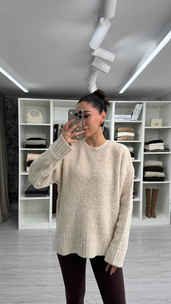 KREM LİSS OVERSIZE TRİKO KAZAK