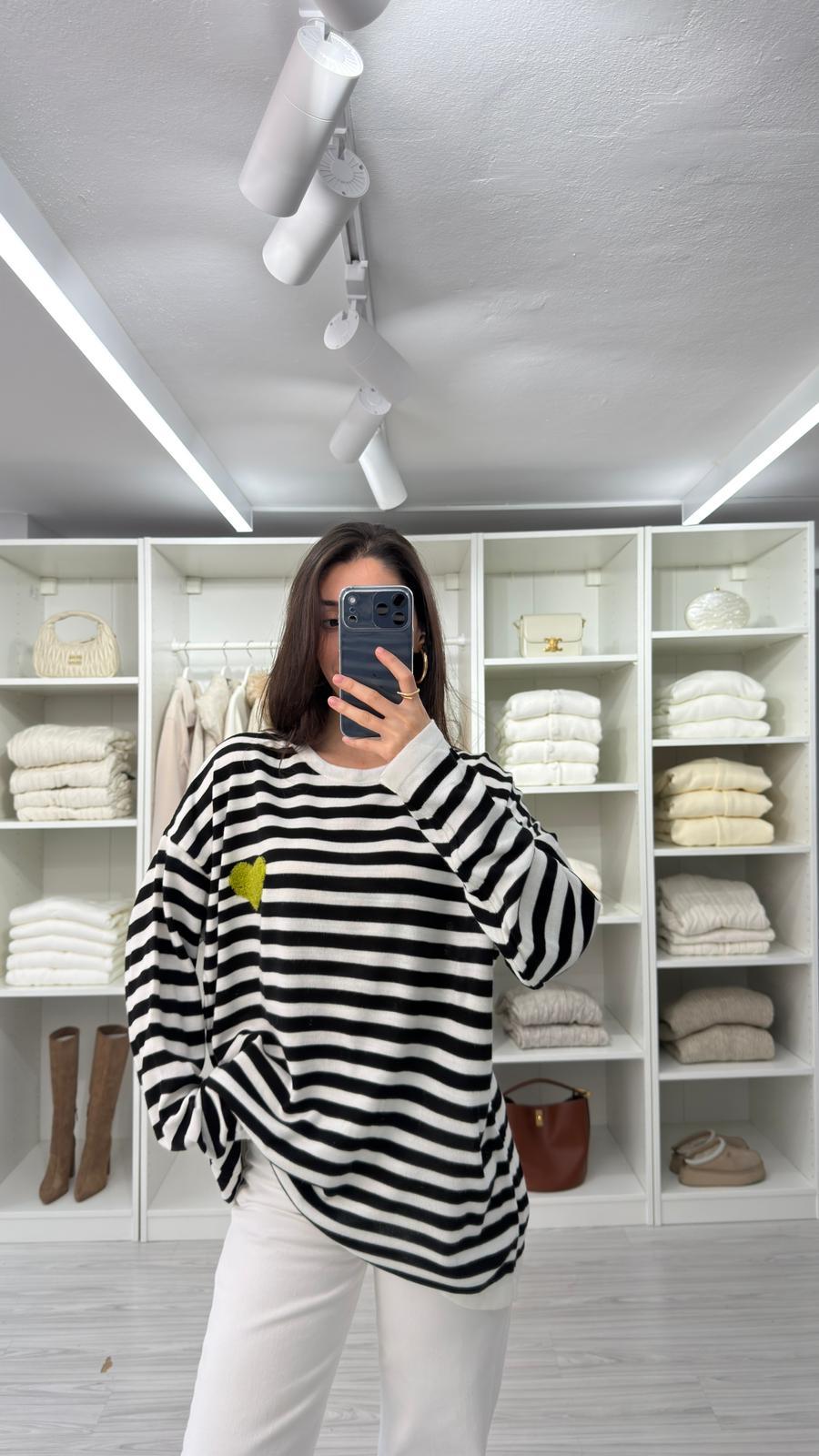 KALP NAKIŞLI OVERSIZE TRİKO