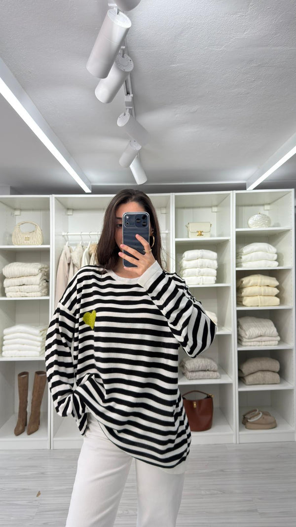 KALP NAKIŞLI OVERSIZE TRİKO