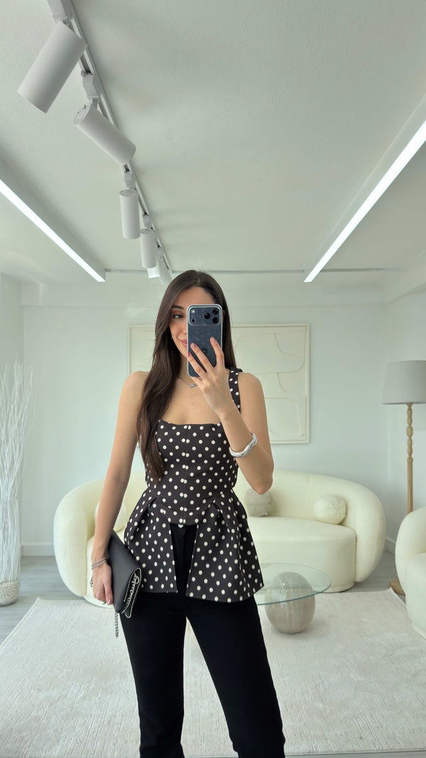 KAHVERENGİ PEPLUM DETAYLI PUANTİYELİ BLUZ