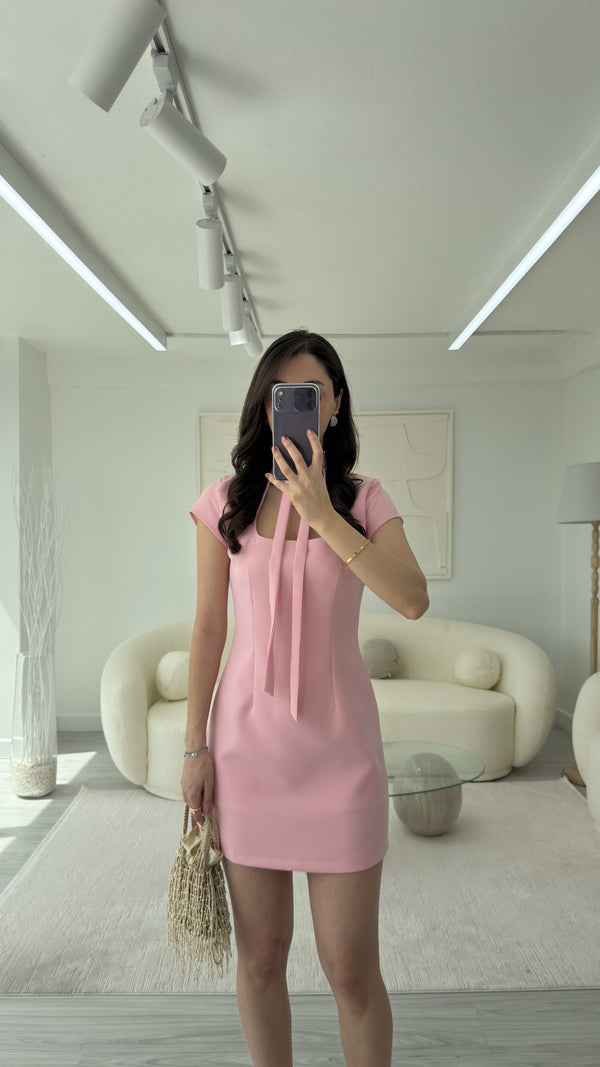 PEMBE ŞORTLU KISA ELBİSE