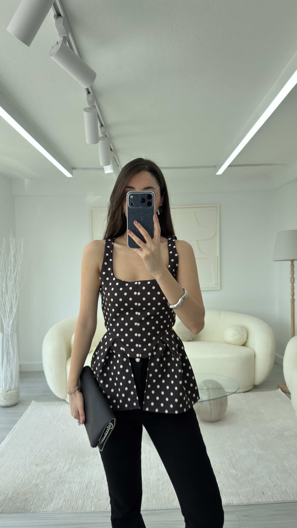 KAHVERENGİ PEPLUM DETAYLI PUANTİYELİ BLUZ