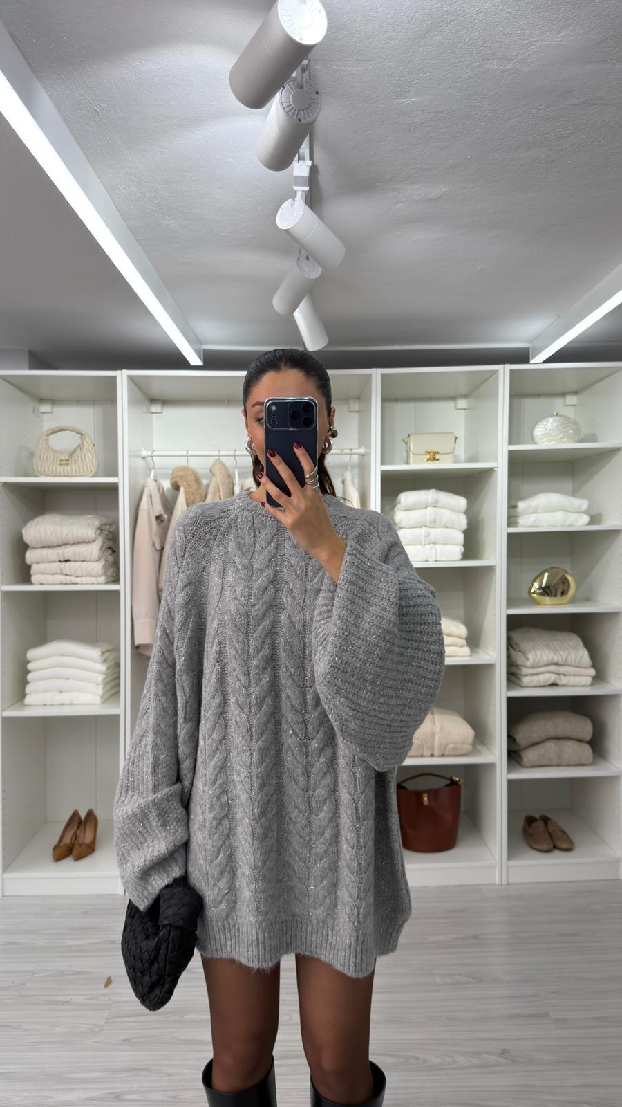 GRİ OVERSIZE SİMLİ KAZAK