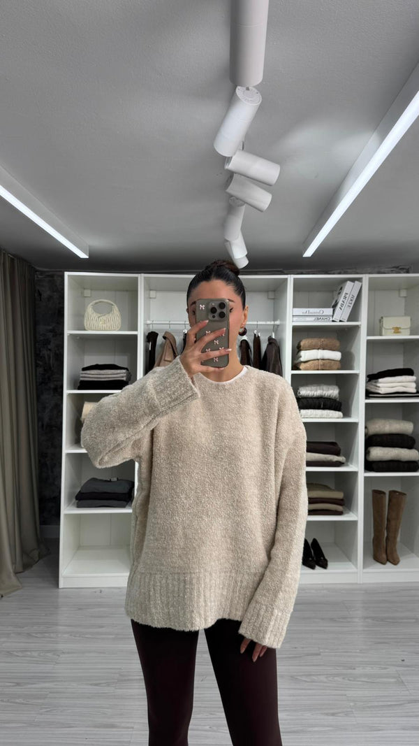 KREM LİSS OVERSIZE TRİKO KAZAK